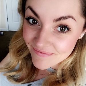 Meet your Posher, Lauren